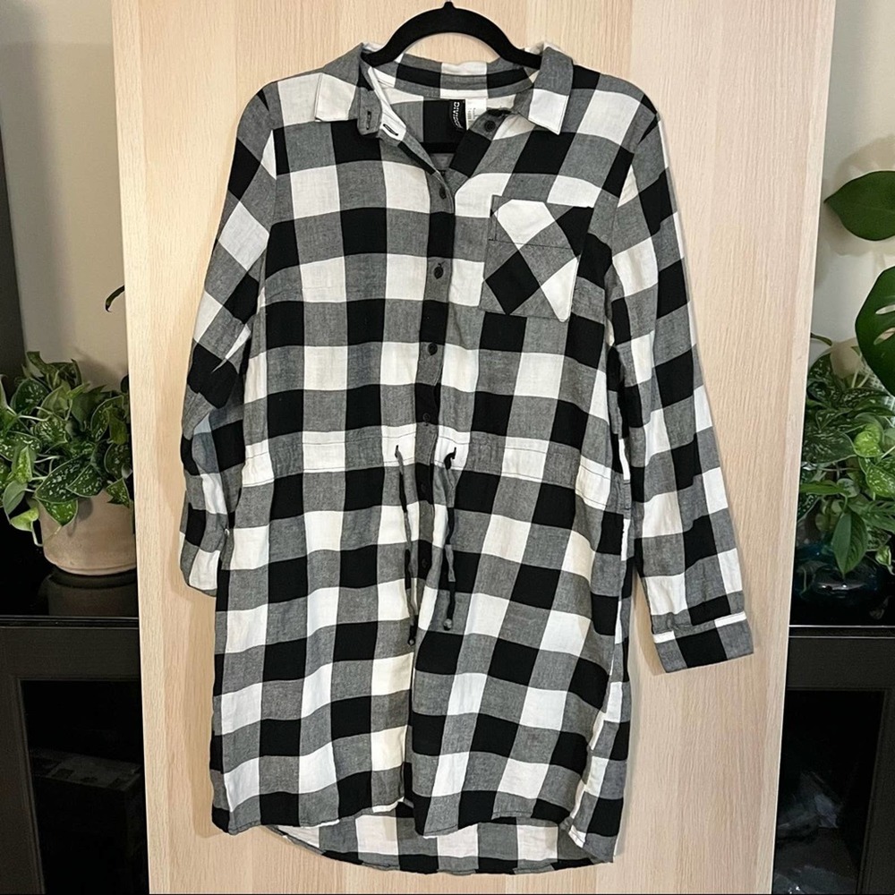 ⭐️ H&M Divided Buffalo Plaid T-shirt Dress
